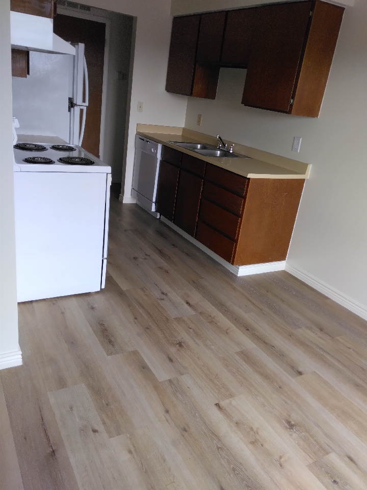 251 South Valley Drive - 32